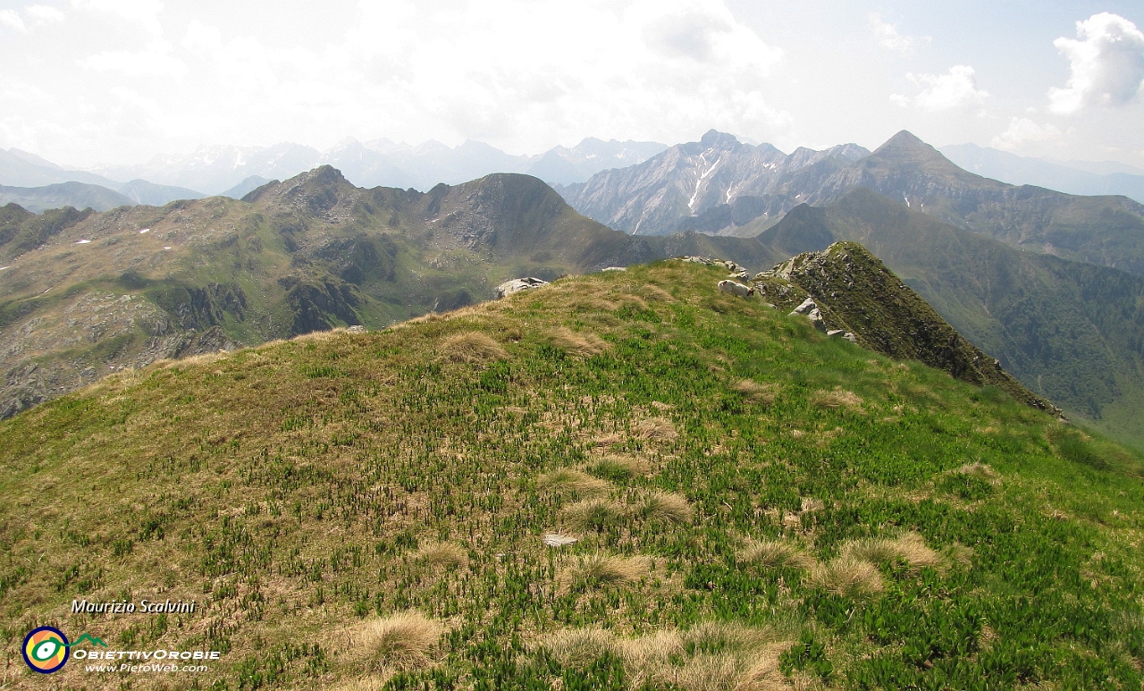 42 Scendendo verso il Monte Azzaredo....JPG